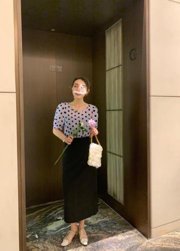 夏款波点后背设计款小上衣图片