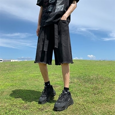 黑色