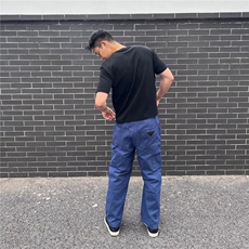 蓝色