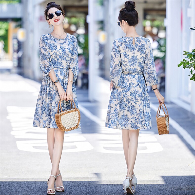 水墨青花瓷连衣裙2025夏季新款圆领碎花小个子高端显瘦茶歇裙女装，女装连衣裙，魅丽静蓝