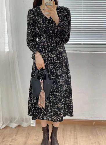 现货秋季碎花气质连衣裙，女装连衣裙，晗梦轩