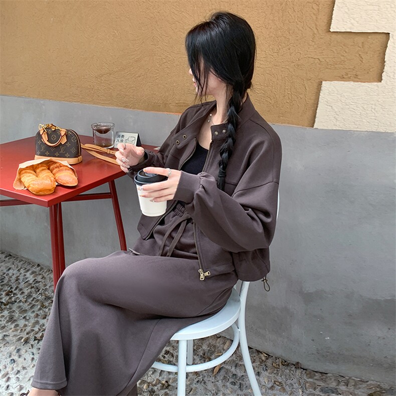 咖色甜酷设计感卫衣套装裙女2025年新款高腰显瘦半身裙两件套,女装套装/套裙,2C166