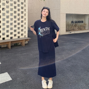 藏青色休闲运动印花T恤半身裙套装女夏2025新款两件套超火高级感图片