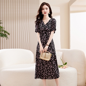 2025夏季淑女舒适碎花V领连衣裙图片