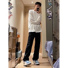 黑色