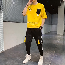 黄色