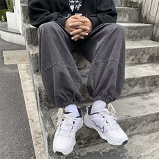 黑灰色
