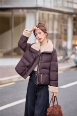 羊羔毛拼接短款白鸭绒羽绒服女2025冬新款加厚保暖，女装羽绒服，余墨