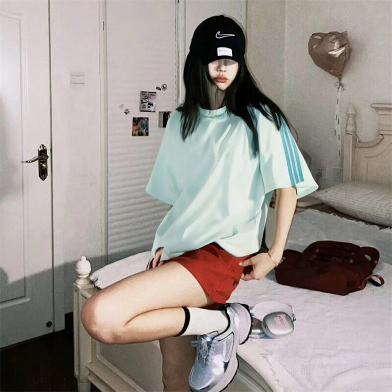 抖音得物品质二开240克宽松纯棉美式潮牌印花三条杠中性风短袖T恤,男装T恤,电商A486