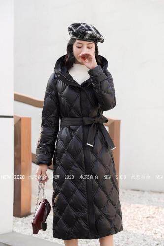 时尚修身版长款羽绒服90绒，女装羽绒服，水恋百合