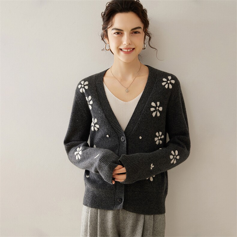 秋冬季新款舒适显瘦时尚百搭V领绣花开衫灰色羊绒，女装羊绒衫，绒知纯羊绒