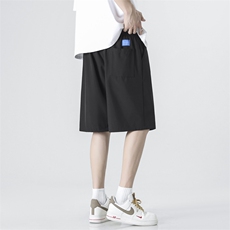 黑色