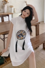现货风刺绣旗袍裙2C081-T011P95K148，女装连衣裙，2C081