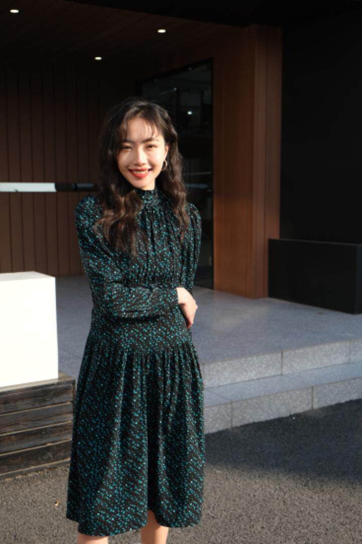 【现货】2021设计师款连衣裙，女装连衣裙，易霏金熙