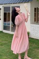 粉色甜美珠串挂脖连衣裙女2025夏季新款法式气质露肩收腰显瘦长裙，女装连衣裙，莘蕾