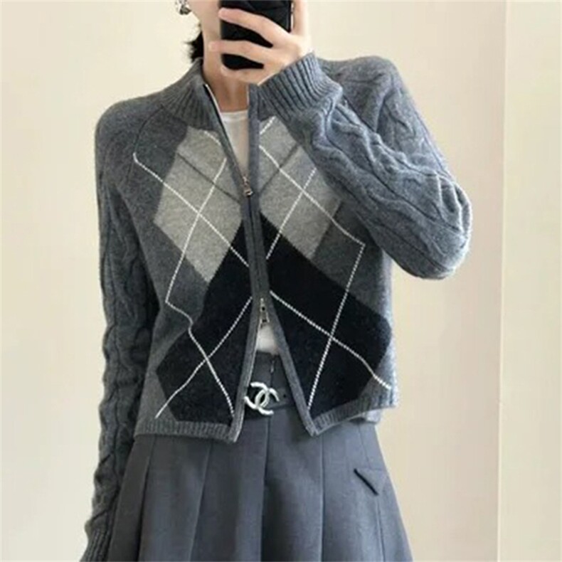 2025年秋季新款百搭女士菱形圆领拉链羊毛开衫,女装羊毛衫,新胜羊绒