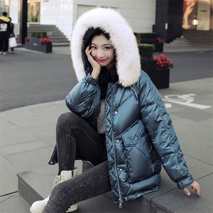 时尚保暖女款宽松白鸭绒羽绒服 大毛领设计 冬季必备单品图片