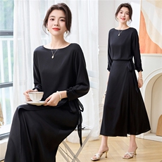 2026年夏季新款气质设计感显瘦女士真丝连衣裙，女装连衣裙，阿舍尔精品