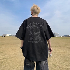 黑色
