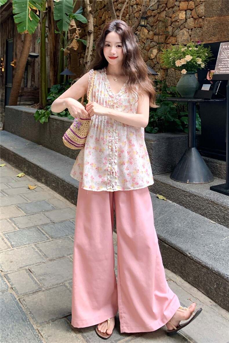 夏日少女风套装2026新款韩式碎花木耳边背心宽松阔腿裤两件套裤,女装套装/套裙,冬木谷雨