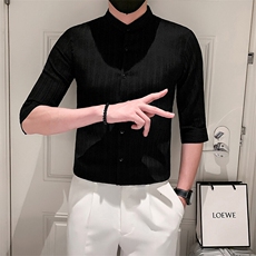 黑色