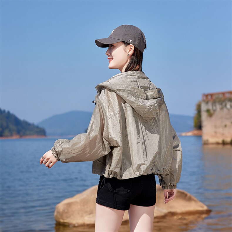 夏季透气连帽防晒衣女2024新款宽松时尚百搭户外防紫外线薄短外套，女装防晒衣，可可小西