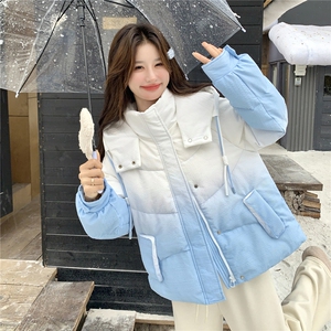 好看连帽渐变蓝色白鸭绒羽绒服女冬2025新款小个子短款学院风减龄图片