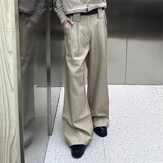 卡其色