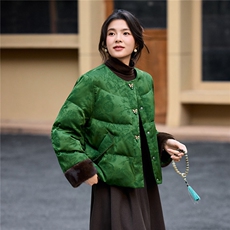 2025年冬季宽松高端皮草新中式民族风提花羽绒服唐装外套，女装羽绒服，简韵佳