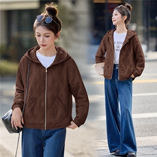 休闲连帽外套女2026春秋季新款短款减龄洋气上衣，女装短外套，余墨