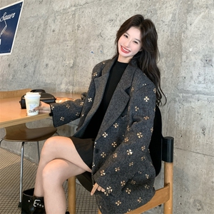 灰色羽绒内胆毛呢西装外套女秋冬新款加厚宽松休闲慵懒风加厚上衣图片
