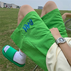 绿色
