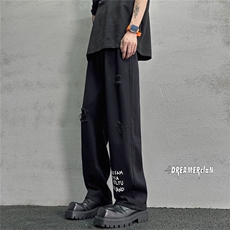 黑色