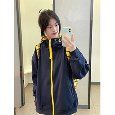 藏青色