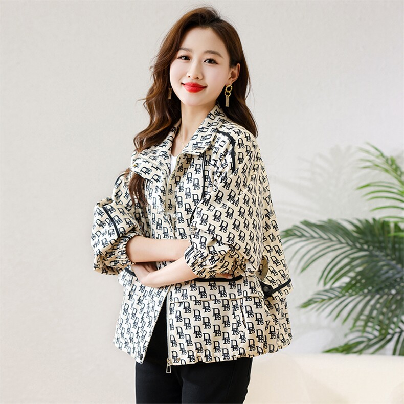 欧货休闲字母印花短外套女2023春新款设计感宽松显瘦立领夹克上衣，女装短外套，芙芮