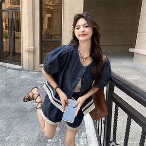 蓝色炸街休闲薄款牛仔女小个子夏新款蕾丝拼接上衣短裤图片