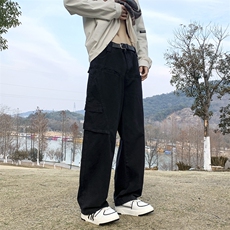 黑色