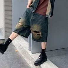 深蓝色
