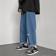 深蓝色