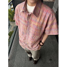 粉红色