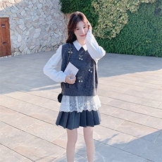 今年流行蕾丝拼接衬衫针织马甲套装女2025春新款学院风叠穿两件套，女装套装/套裙，2C056