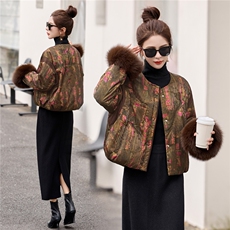 现货，现货，2025年冬季短款羽绒真狐狸毛气质潮新款羽绒服，女装羽绒服，艾仟回(原伊仟回)