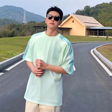 抖音得物品质二开240克宽松纯棉美式潮牌印花三条杠中性风短袖T恤，男装T恤，电商A486-1
