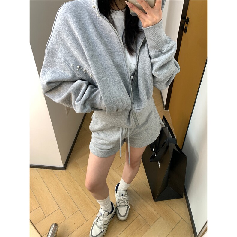 HY0630-P58网图华棉复合350克原版钉珍珠短款连帽外套女复古修身,女装卫衣/绒衫,电商C233