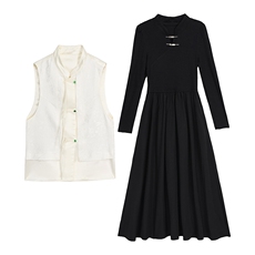 现货新中式套裙女2024年春季新款提花复古盘扣马甲连衣裙两件套，女装套装/套裙，卡杰菲