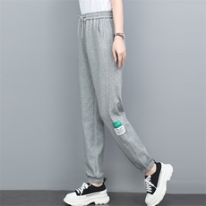 灰色