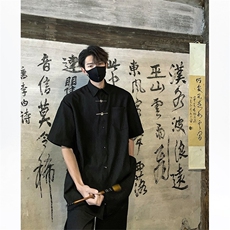 黑色