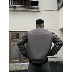 灰色