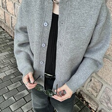 灰色