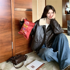 美拉德咖色羽绒内胆皮衣外套女冬季2025新款复古羊羔毛翻领羽绒服图片